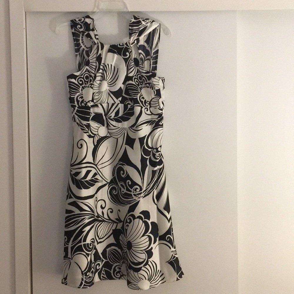 New Ann Taylor gorgeous black/white dress.